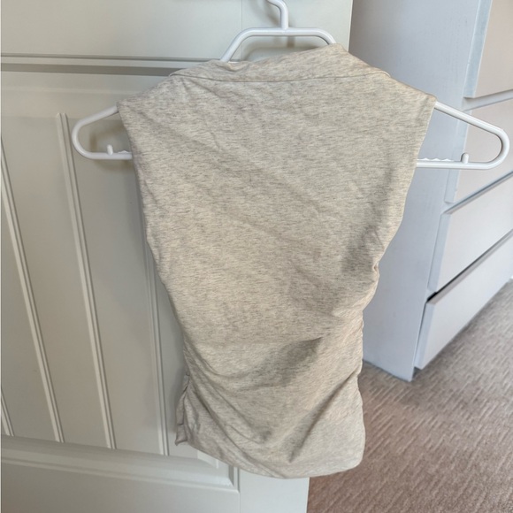 Aritzia Casual Contour Flourish Top - Picture 6 of 6